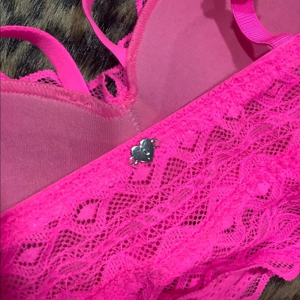 NWOT PINK BY VICTORIAS‎ SECRET PINK LACE BRALETTE